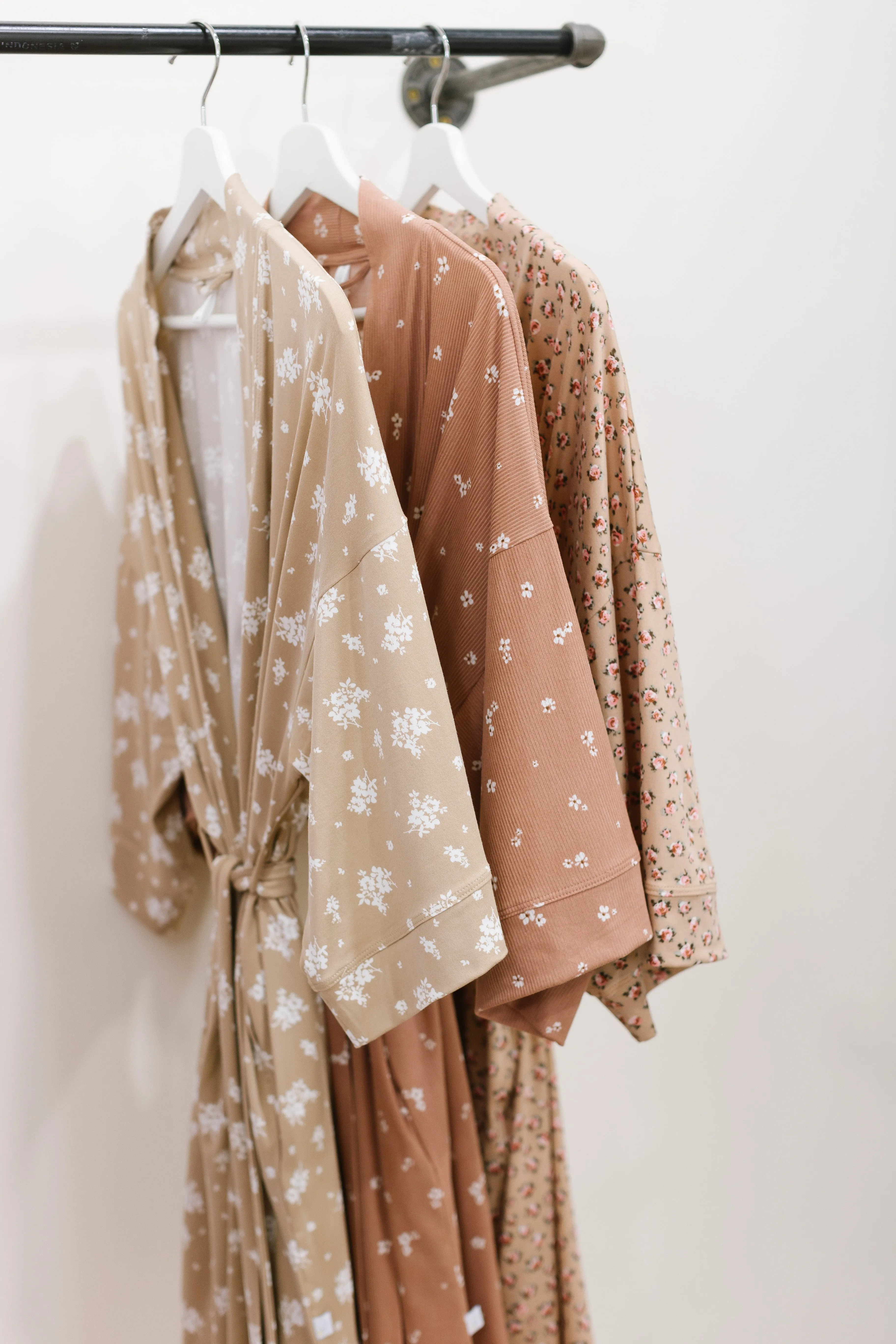 antique / tan / robe