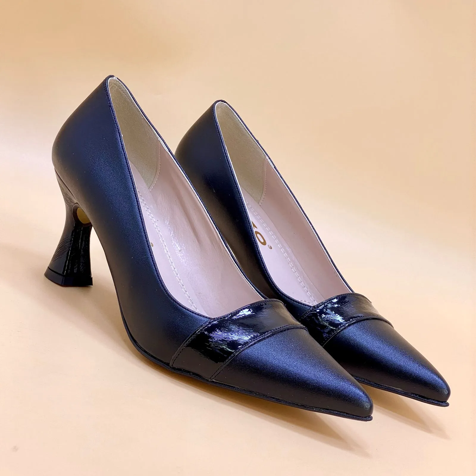 NEW , WOMEN SHOES HEELS W396