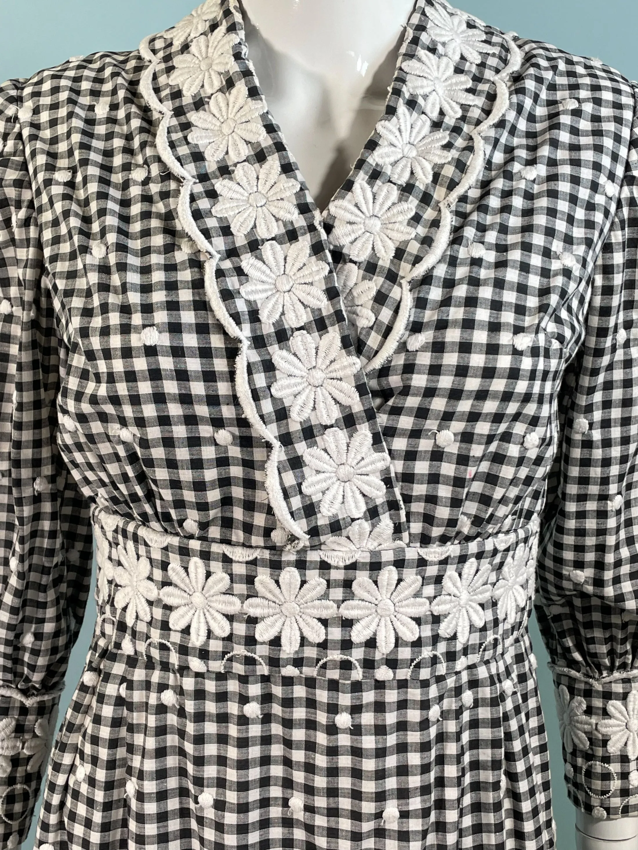 Vintage 60s Black/White Check Embroidered Dress, Gingham Check Dress M