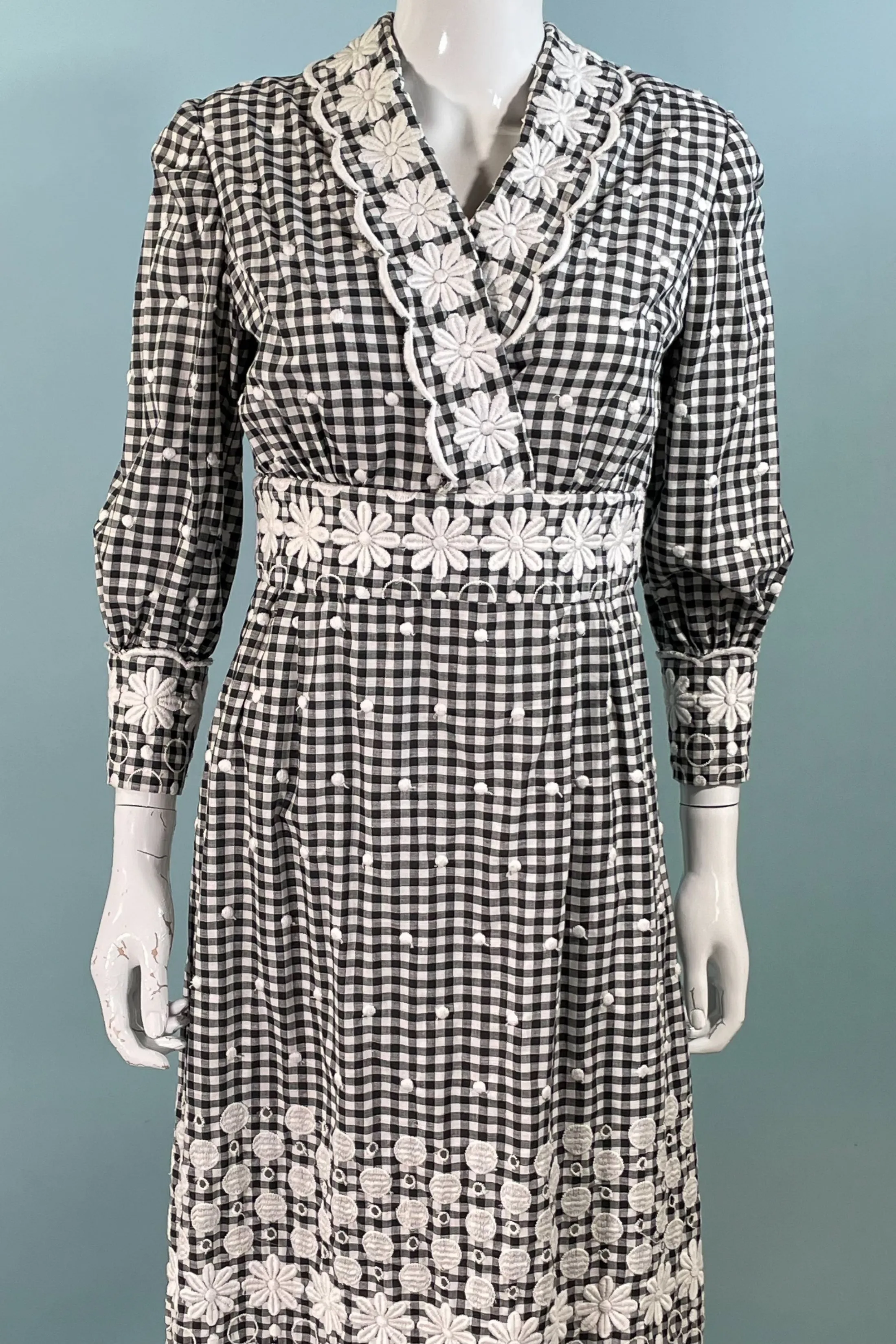 Vintage 60s Black/White Check Embroidered Dress, Gingham Check Dress M