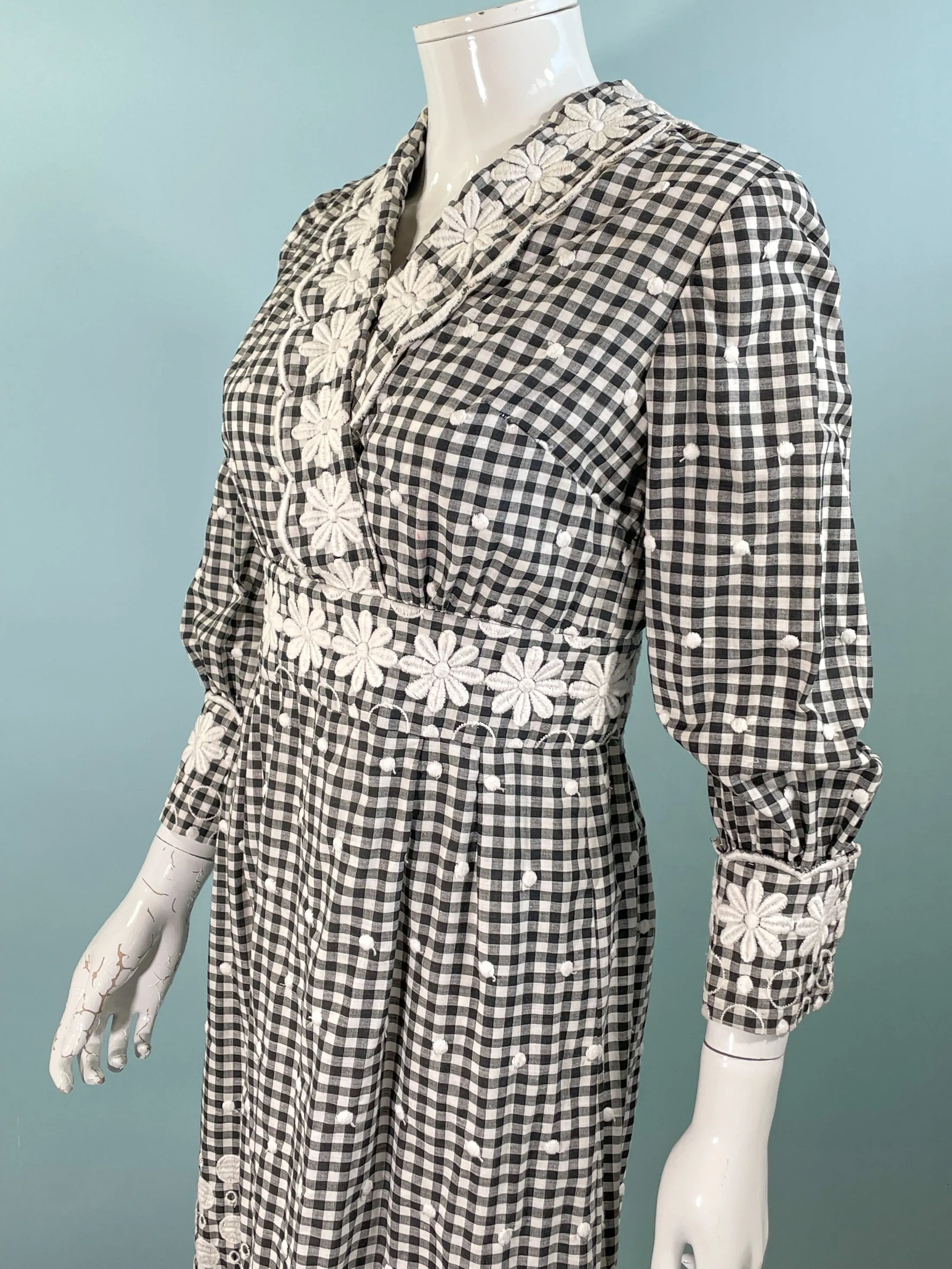 Vintage 60s Black/White Check Embroidered Dress, Gingham Check Dress M